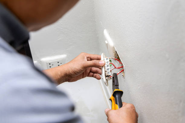 Best Affordable Emergency Electrician  in Anahuac, TX